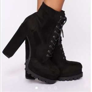NWT fashion nova booties 9